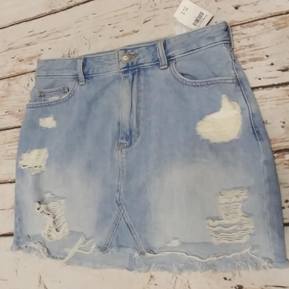 NWT Hollister High-Rise Distressed Jean Skirt 9 - Picture 2 of 6